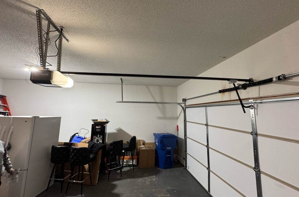 Garage Door Maintenance Services Maish Ave, Des Moines, IA