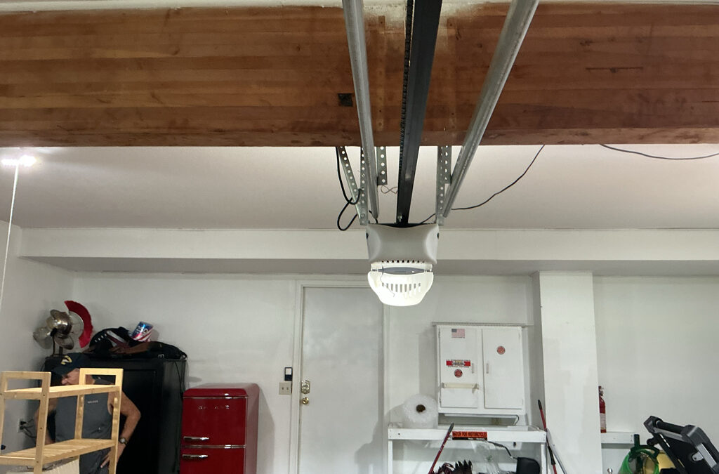 Garage Door Maintenance E Bell Ave, Des Moines, IA