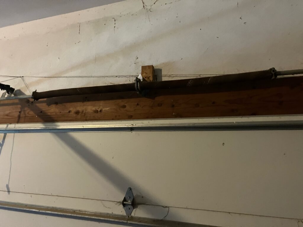 Garage Door Maintenance E Park Ave, Des Moines, IA