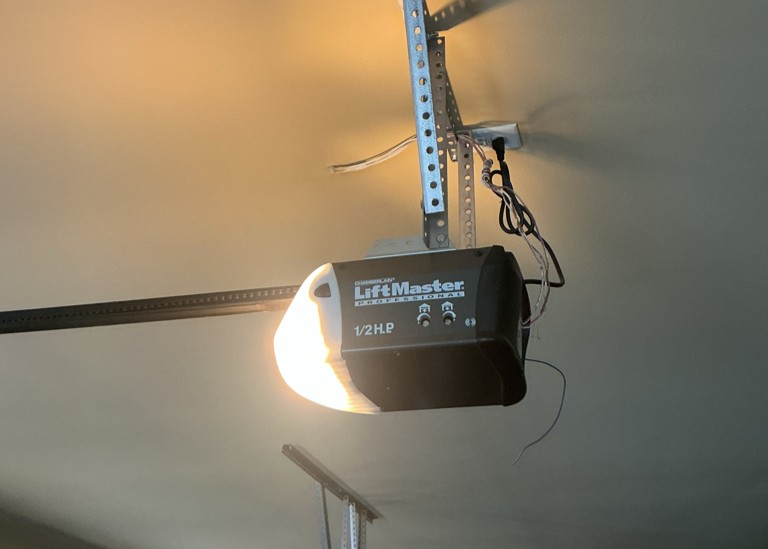 Garage Door Opener Repair SE 5th St, Des Moines, IA